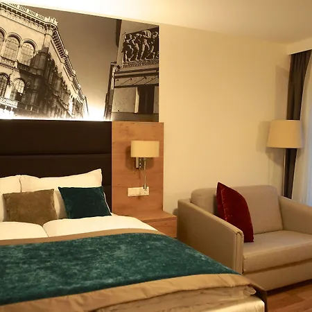 Parks 73 The Townhouse Hotel-2
